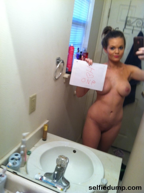 Hot nude selfie